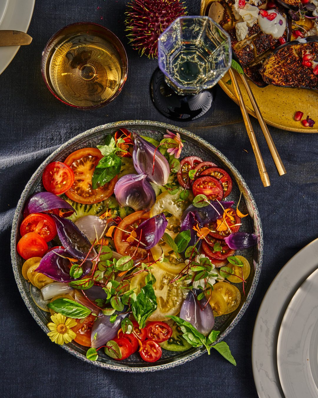 Tomaten en gegrilde uien